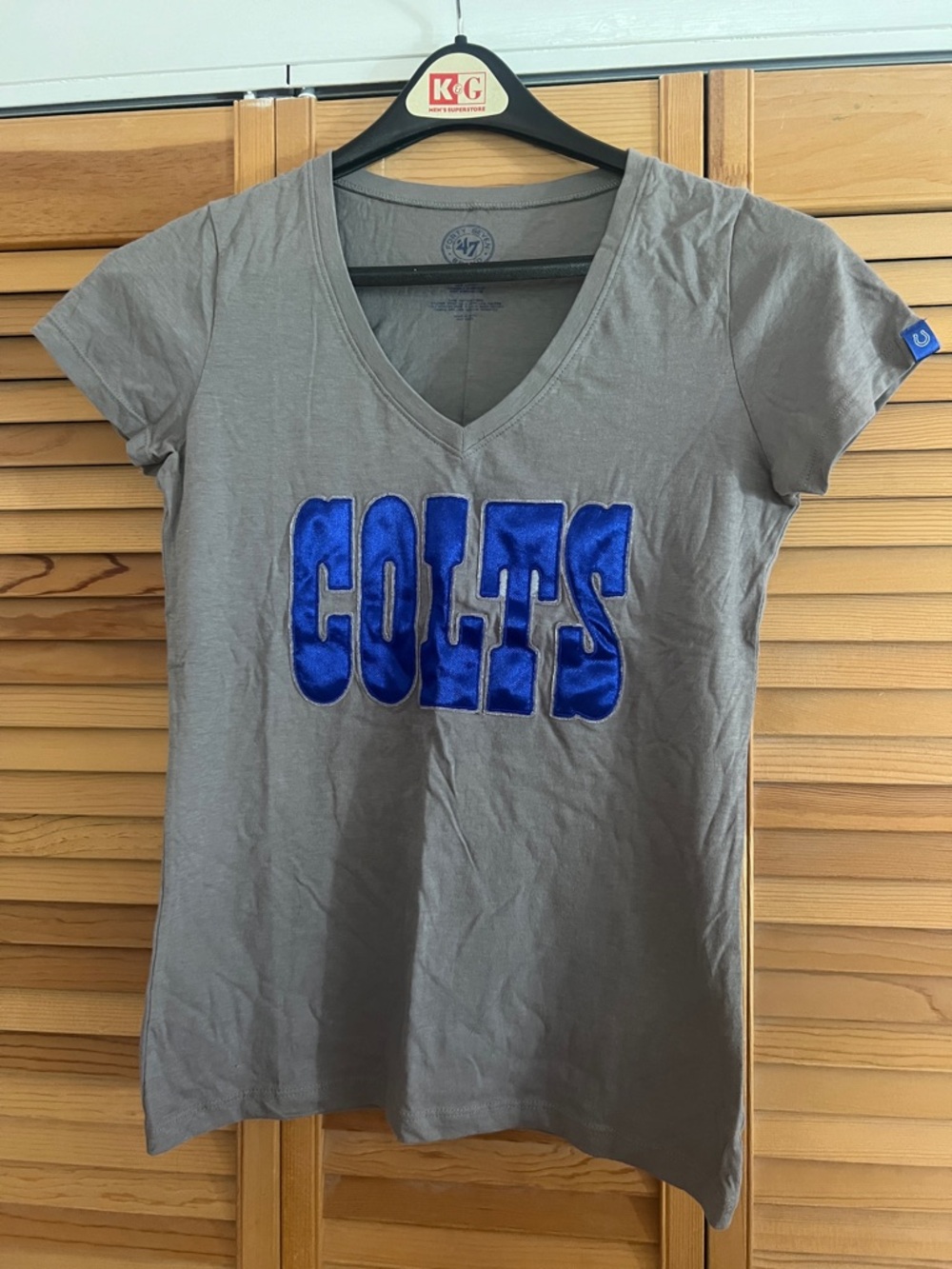 '47 Women's Gray V-Neck Tee with Blue COLTS Applique